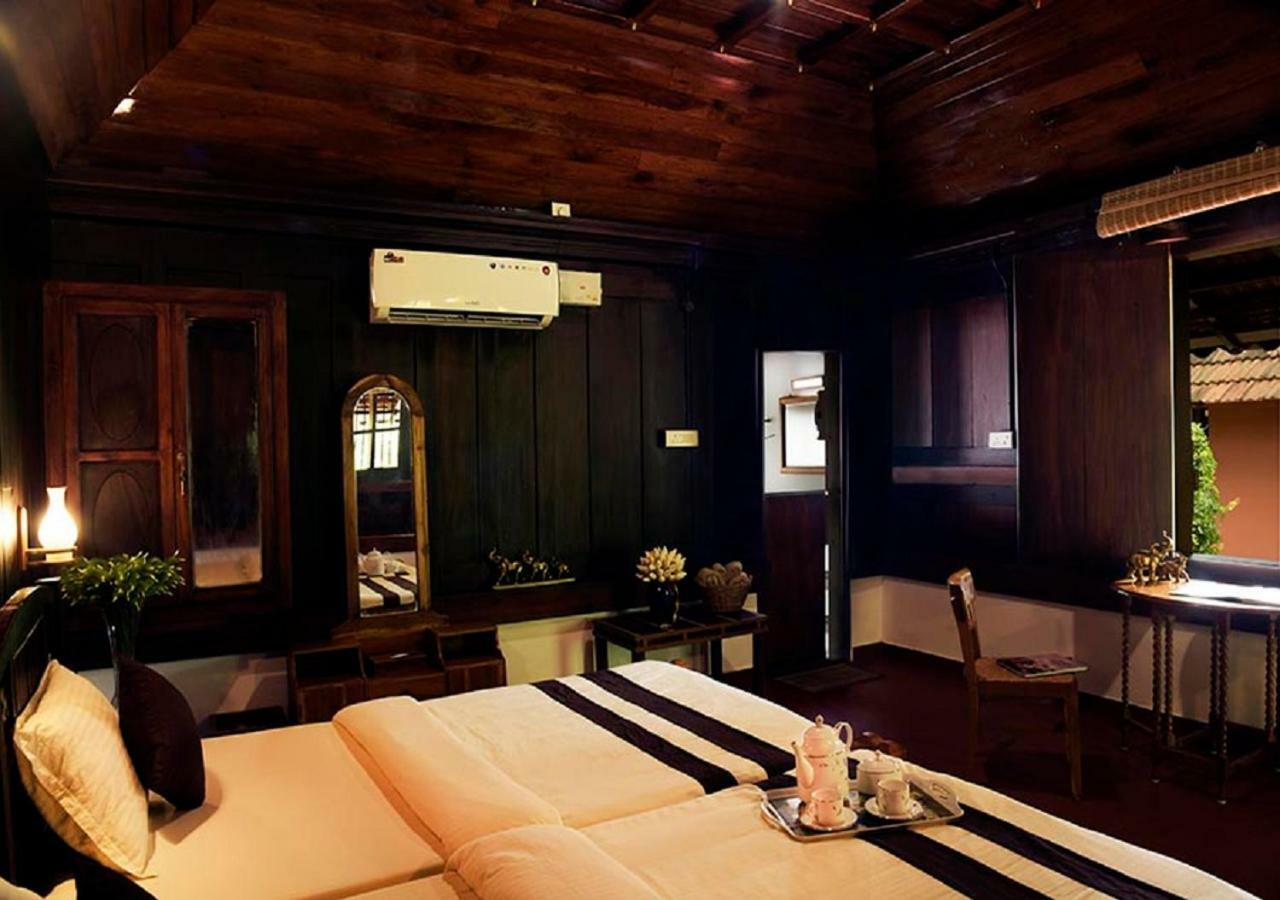Stayvista At La Riva Heritage Villa With Bicycle Alappuzha Exterior foto