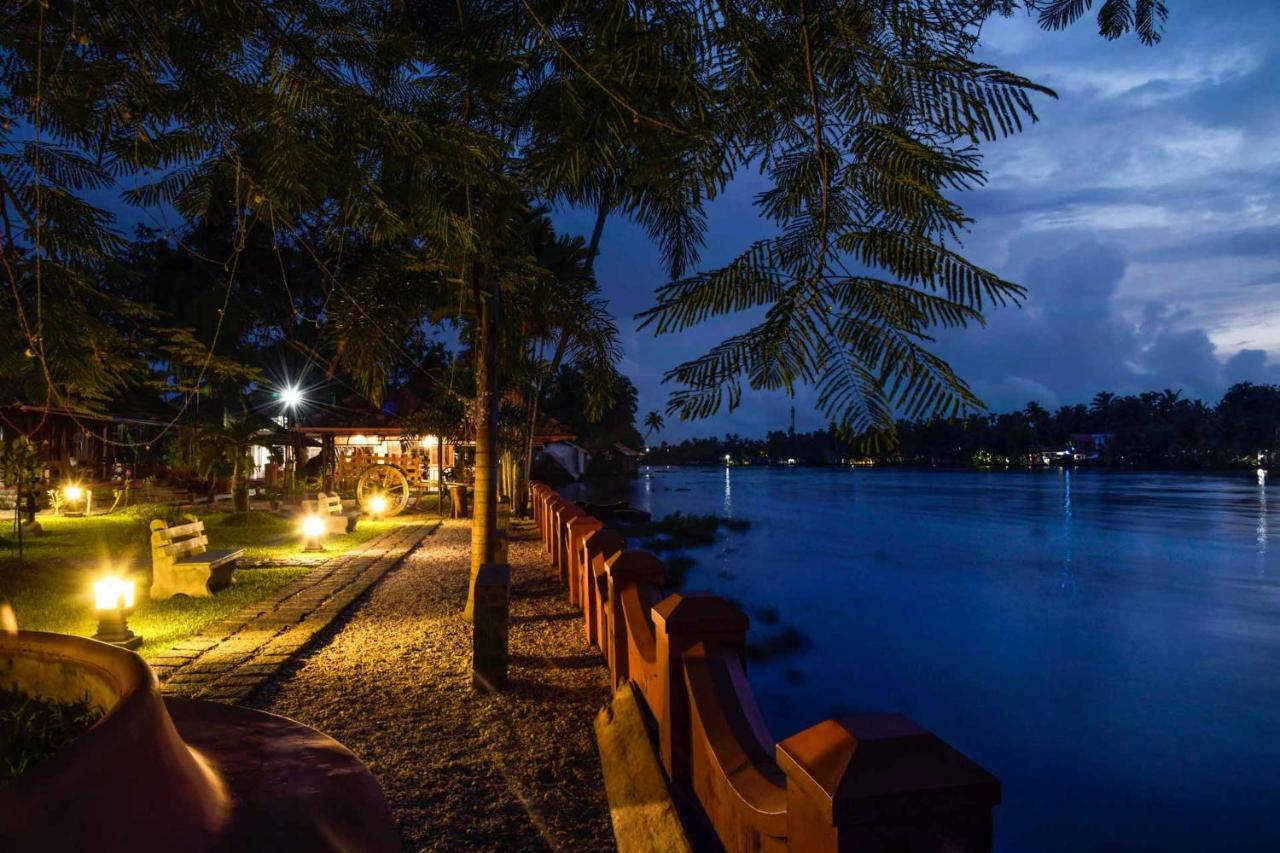 Stayvista At La Riva Heritage Villa With Bicycle Alappuzha Exterior foto