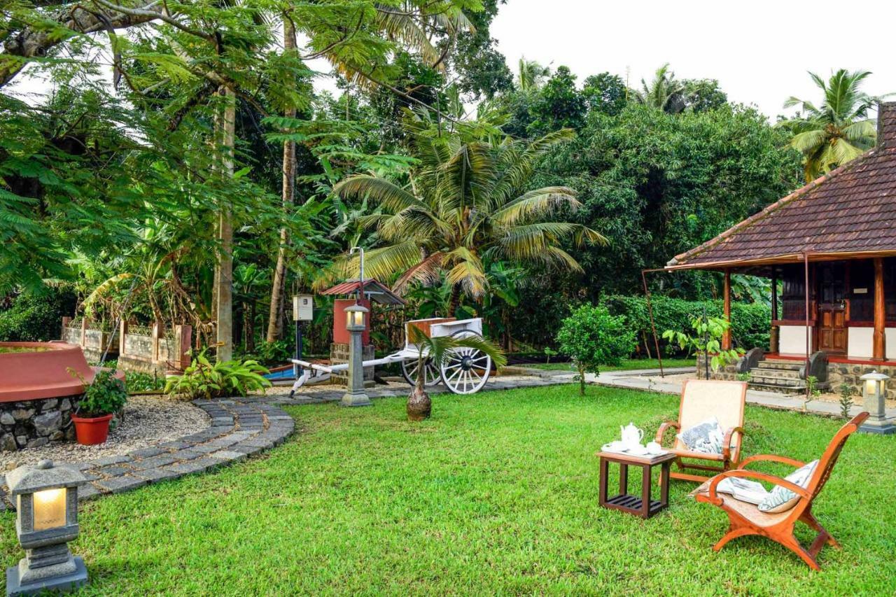 Stayvista At La Riva Heritage Villa With Bicycle Alappuzha Exterior foto