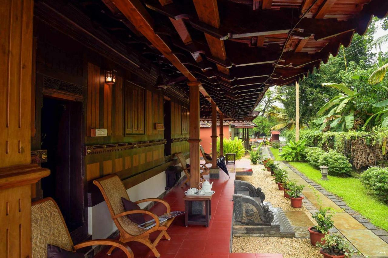 Stayvista At La Riva Heritage Villa With Bicycle Alappuzha Exterior foto